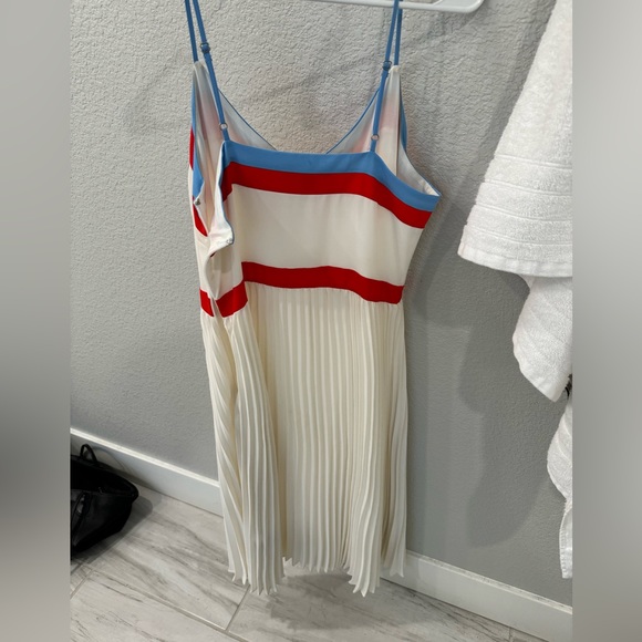 New without tags Banana Republic dress. Never worn. Beautiful fit. - Picture 2 of 4